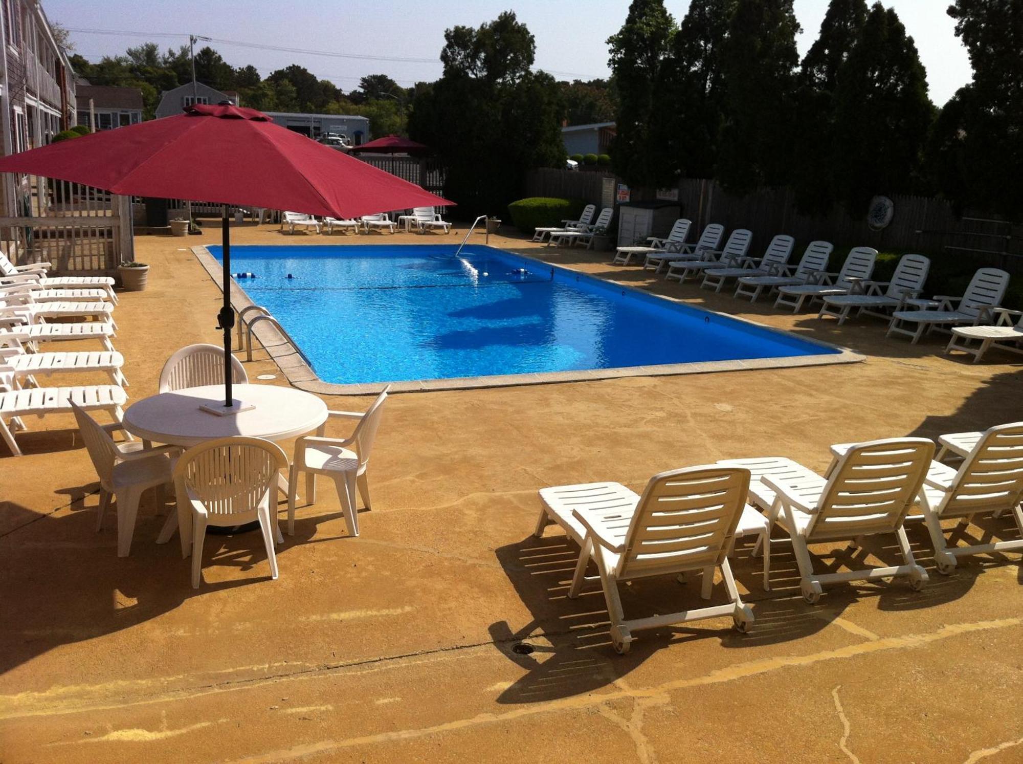 Holiday Hill Inn & Suites Dennisport Extérieur photo
