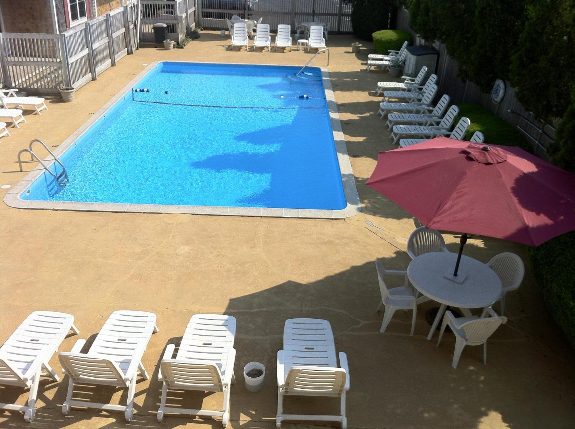 Holiday Hill Inn & Suites Dennisport Extérieur photo
