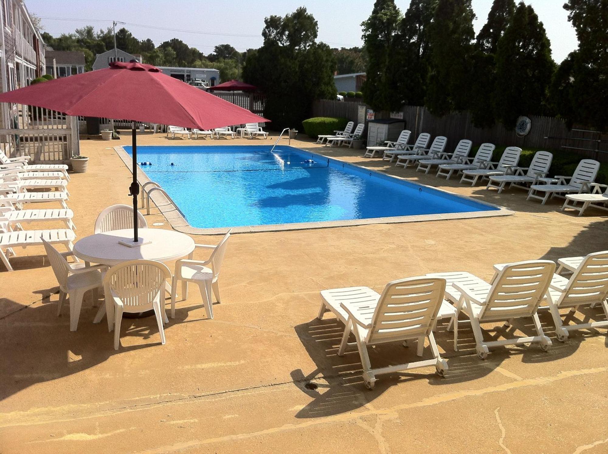 Holiday Hill Inn & Suites Dennisport Extérieur photo