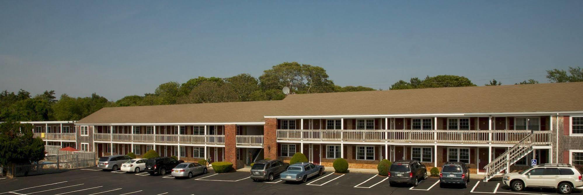 Holiday Hill Inn & Suites Dennisport Extérieur photo