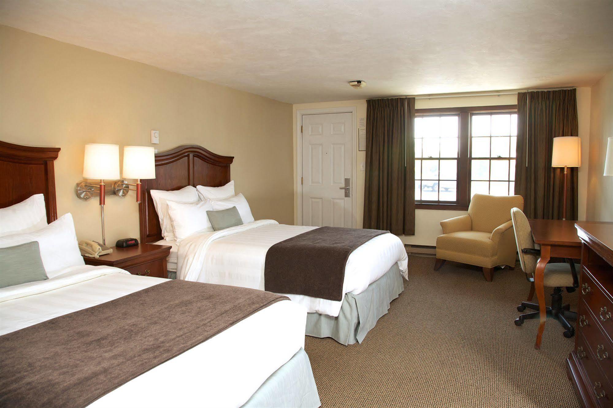 Holiday Hill Inn & Suites Dennisport Extérieur photo
