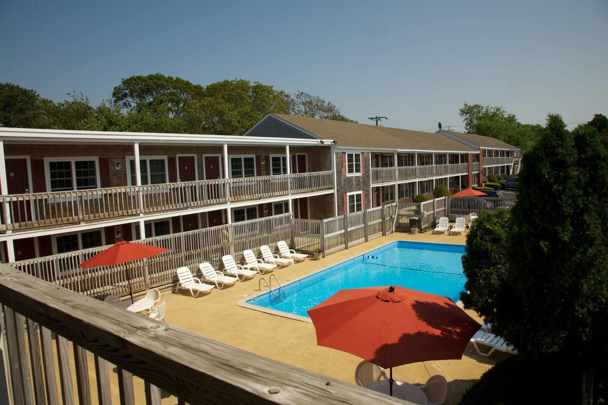 Holiday Hill Inn & Suites Dennisport Extérieur photo