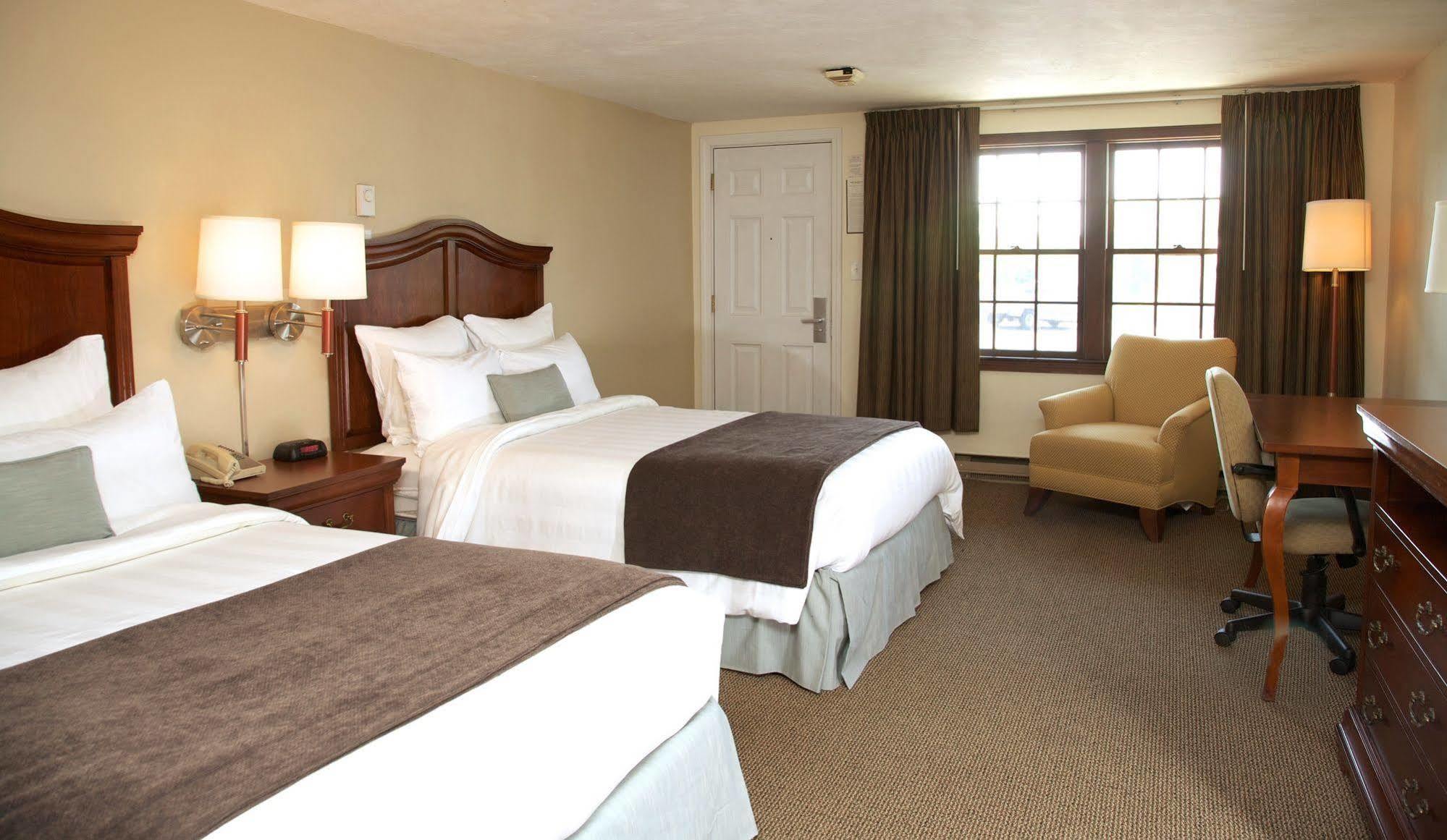 Holiday Hill Inn & Suites Dennisport Extérieur photo