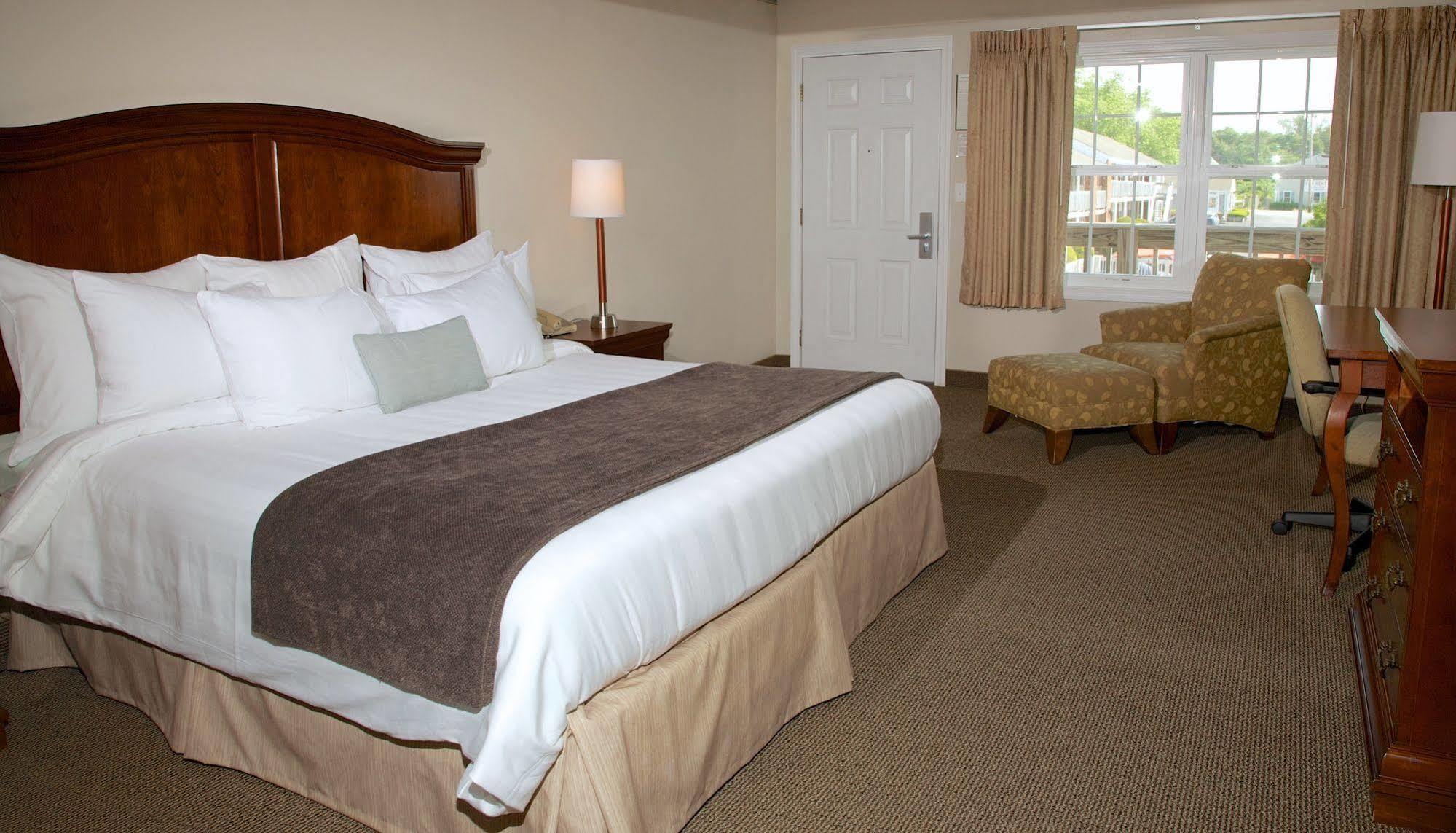 Holiday Hill Inn & Suites Dennisport Extérieur photo